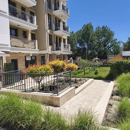 Schoene Im Emilia Romana Park Apartament